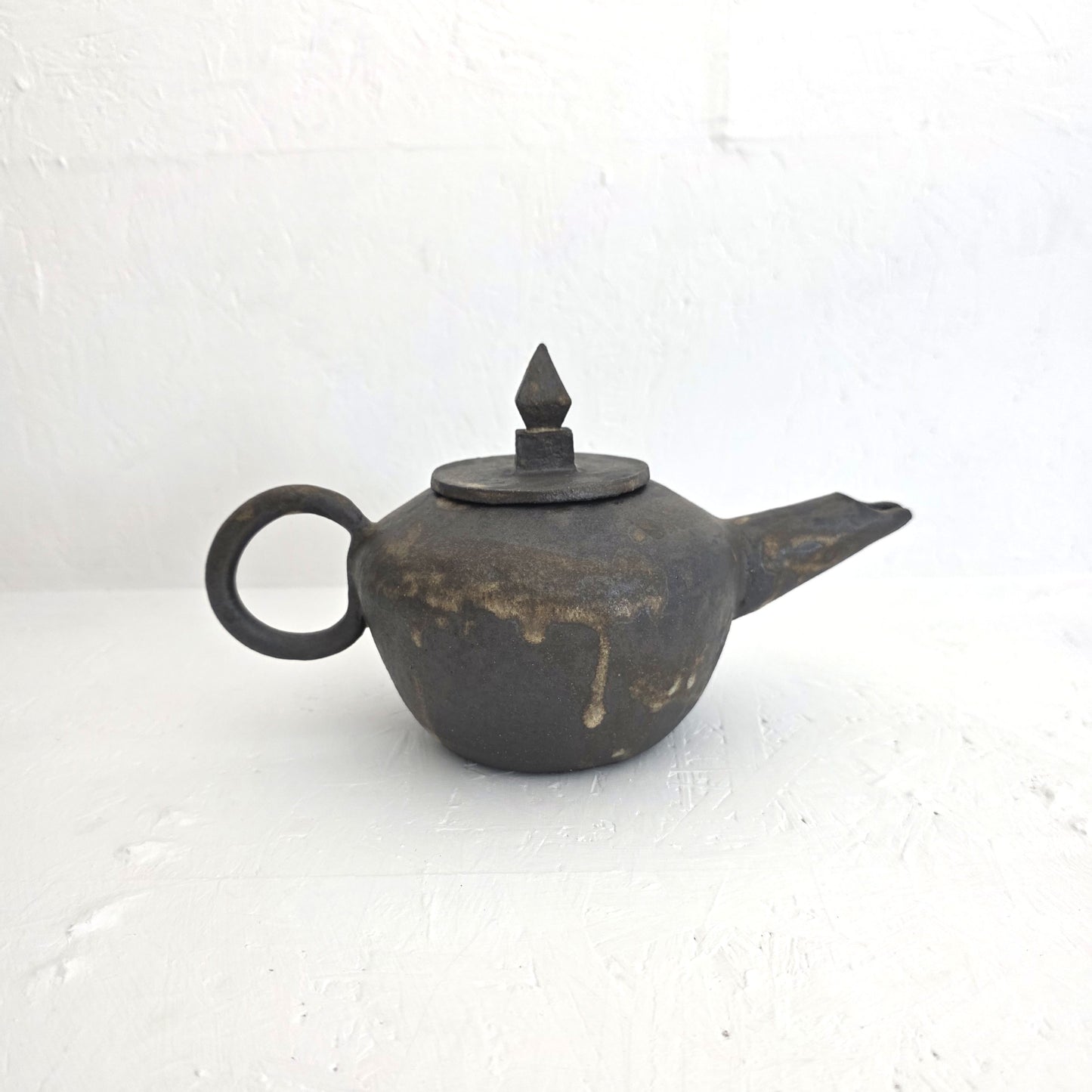 SOIL TEAPOT