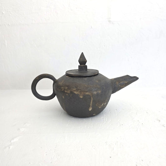 SOIL TEAPOT
