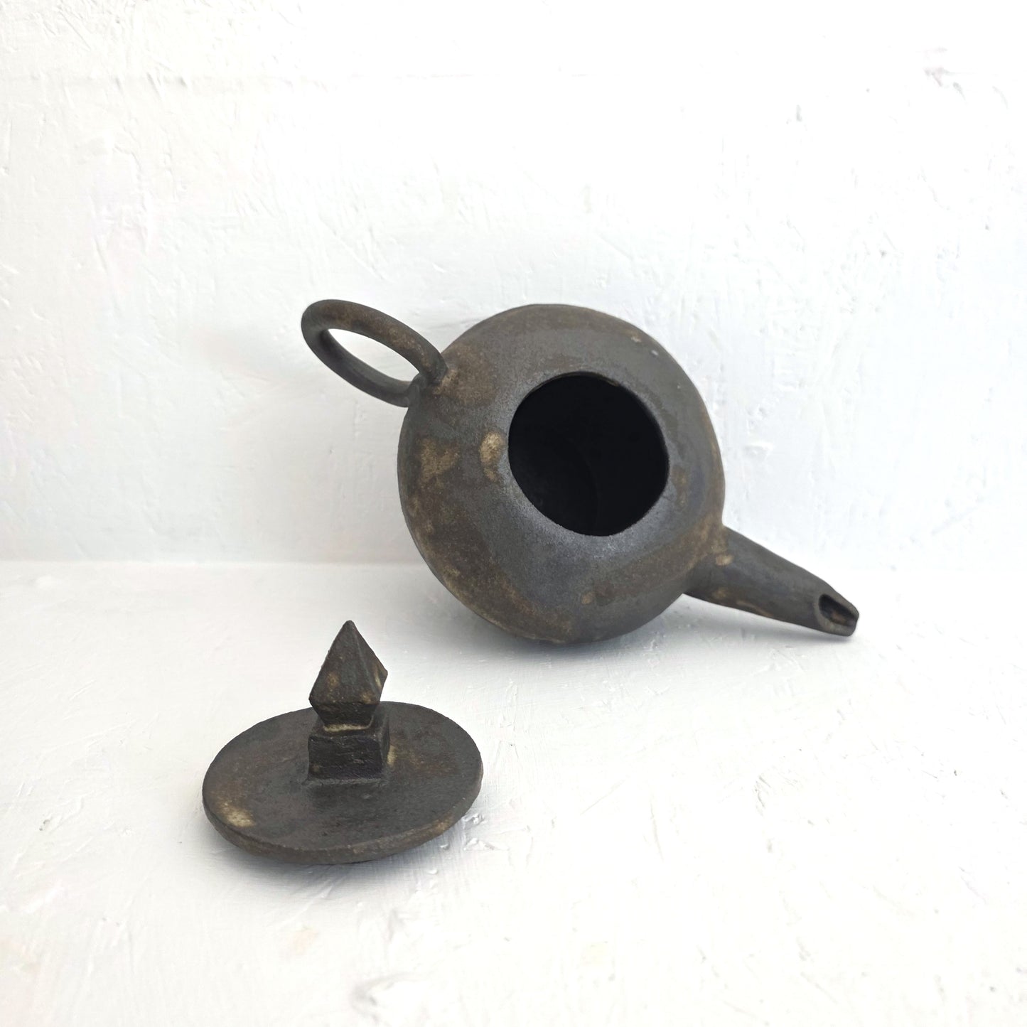 SOIL TEAPOT