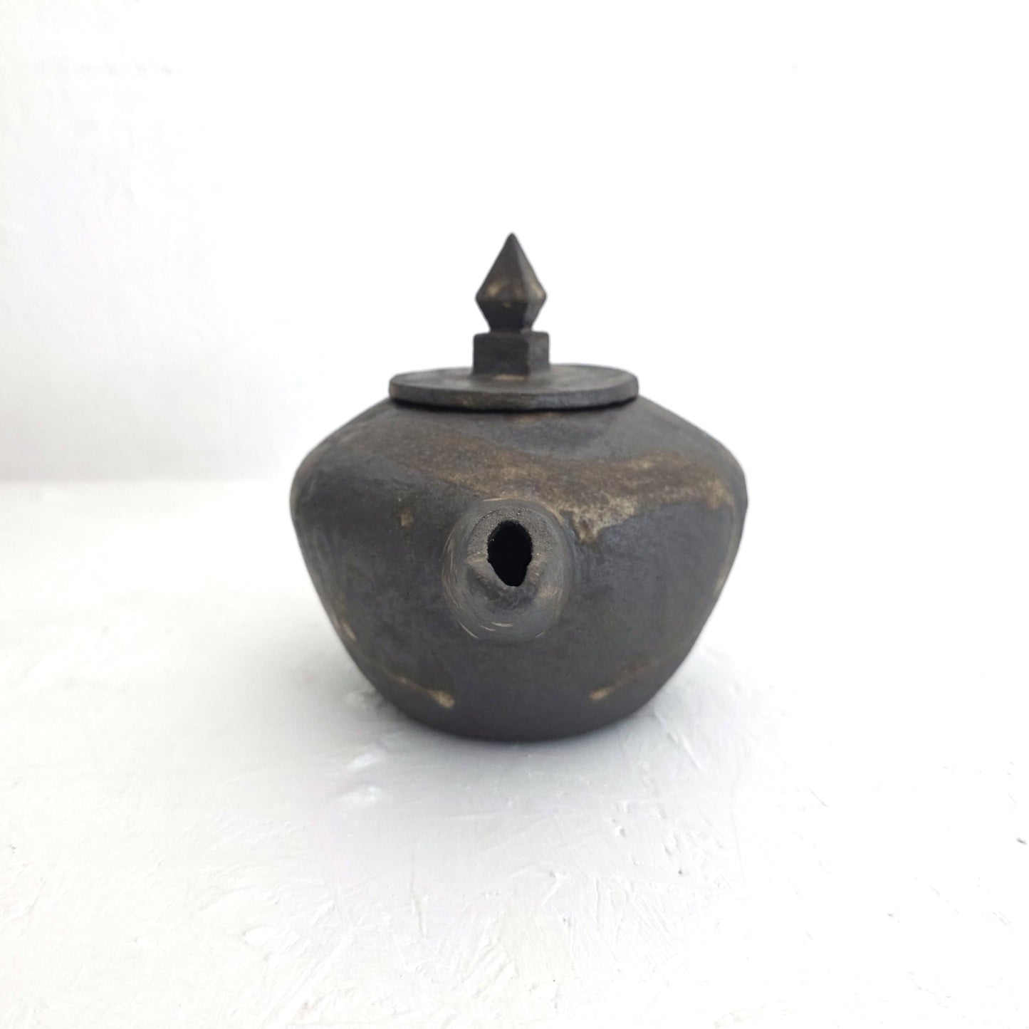 SOIL TEAPOT