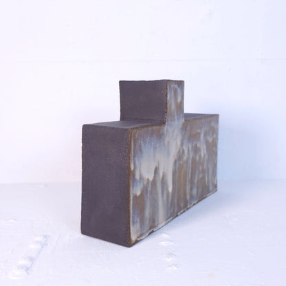 RUSTY VASE