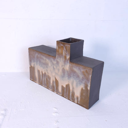 RUSTY VASE